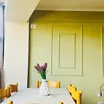 Duplex Apartment-balcony-city Center -7 Guests Tirana