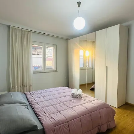 Duplex Apartment-balcony-city Center -7 Guests 公寓 地拉那