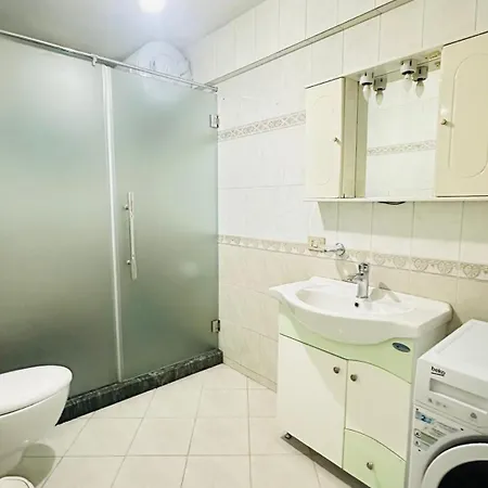 Duplex Apartment-balcony-city Center -7 Guests * 地拉那