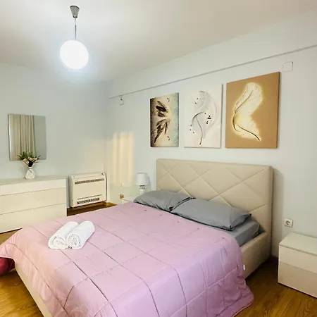 Duplex Apartment-balcony-city Center -7 Guests 地拉那