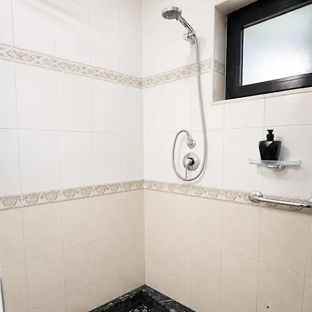 Appartamento Duplex Apartment-balcony-city Center -7 Guests *