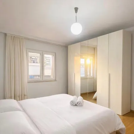 Duplex Apartment-balcony-city Center -7 Guests Appartamento Tirana
