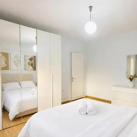 Duplex Apartment-balcony-city Center -7 Guests Apartment Tirana